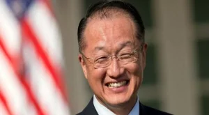 Джим Йонг Ким поема Световната банка от юни