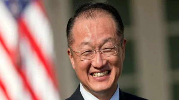 Джим Йонг Ким поема Световната банка от юни