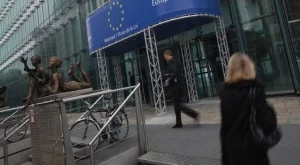 2012/04/18/0025702001380581742