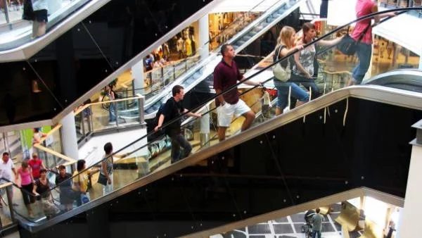 Очакваме първите тематични молове