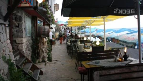 Морските кметове си искат търговията по плажа