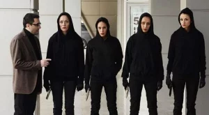 Диляна Попова и Койна Русева като разбойнички