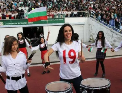 Хиляди българи подкрепиха Стилиян Петров в 19.19 часа на 19 април 