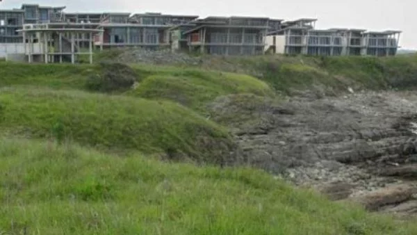 Събарят Златна перла