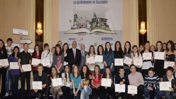 Създадоха първата Младежка пътна карта за развитие на България