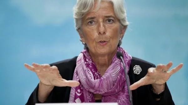 Файненшъл таймс:  МВФ взима голямата базука