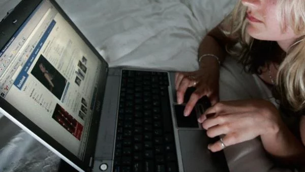 Фейсбук отчете спад на приходите