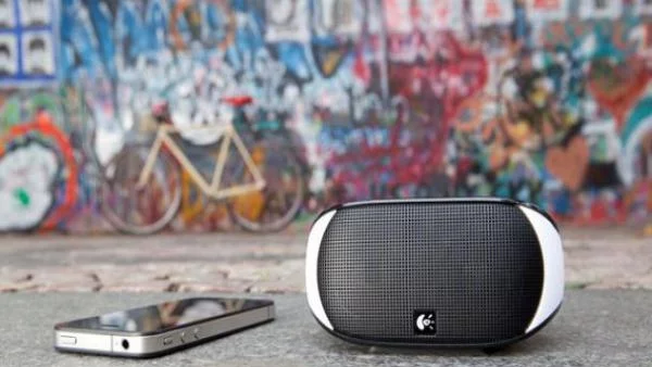 Компактна озвучителна система за смартфони пуснаха у нас