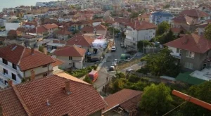 Половината от новите жилища са построени на морето