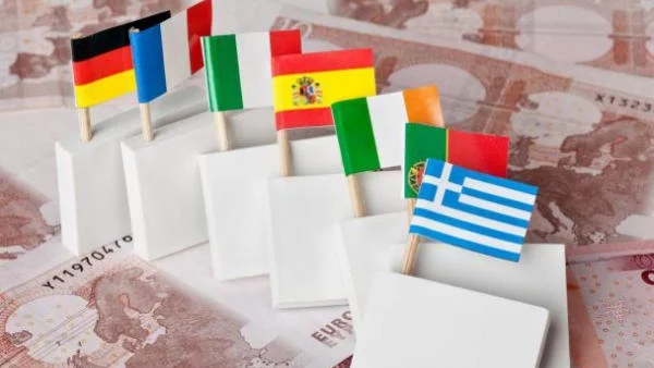 Патовата ситуация в Гърция продължава да вреди на еврото