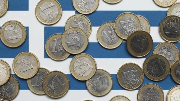 Еврото се съвзема