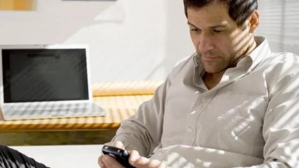 Влизаме във фирмени сайтове през опаковки на крушки