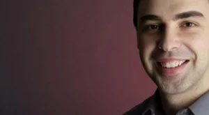 Гугъл завърши придобиването на Моторола 