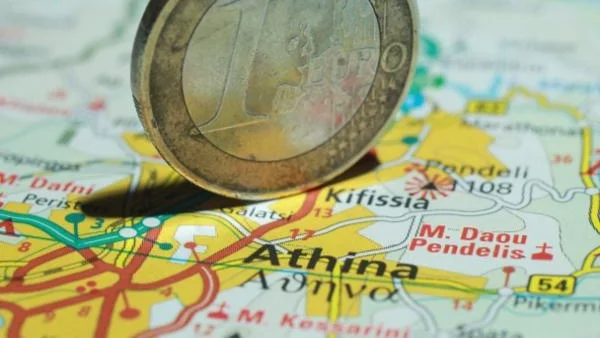 Предлагат на Гърция да въведе гевро