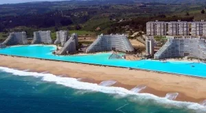 Най-големият плувен басейн