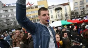 2012/05/23/0008046001380580122