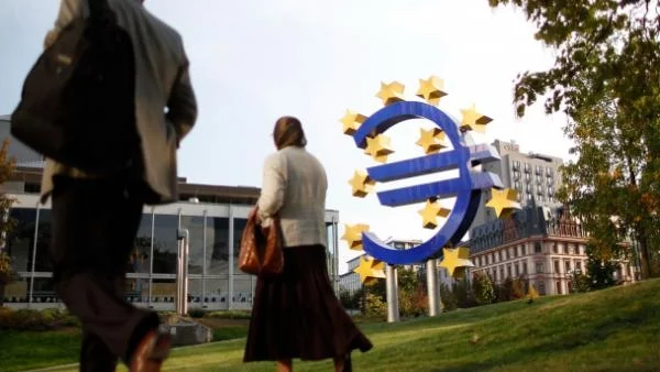 ЕС се разцепи за дълговата криза