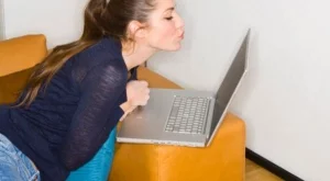 Жените са по-пристрастени към социалните мрежи