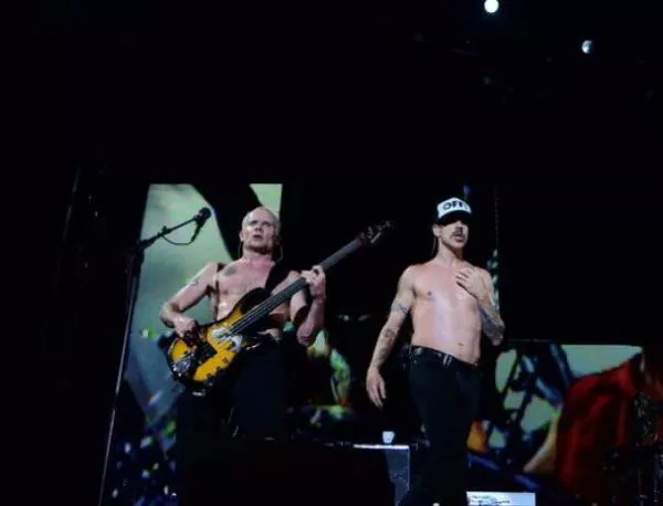 Искаш ли да подгряваш Red Hot Chili Peppers в София