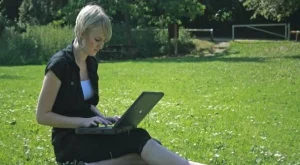 Традиционната онлайн реклама остава най-използвана в ЦИЕ