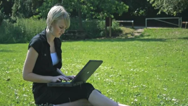 Традиционната онлайн реклама остава най-използвана в ЦИЕ