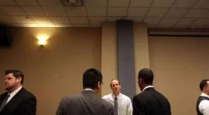 Франция слага таван на шефските заплати