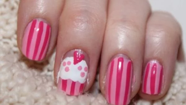 Как да си направим сладък маникюр с кексче (видео)