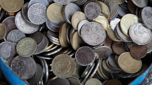 Драхмата и драмата на съседите