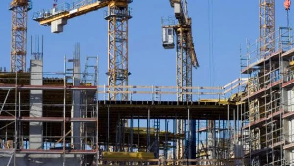 Родните строители търсят възможности извън граница