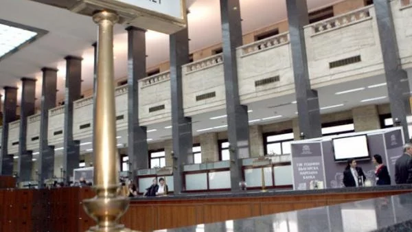 Първи бюджетен излишък след 35 месеца на дефицити


