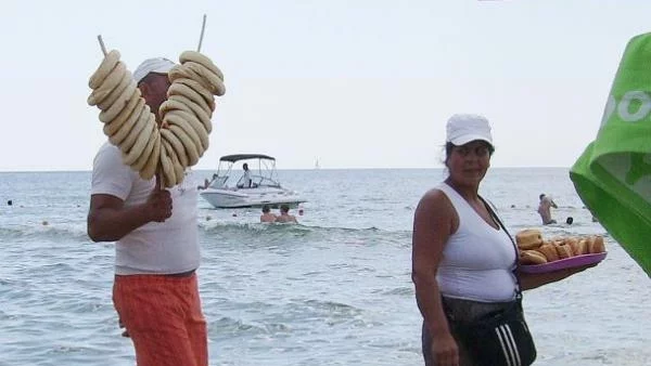 Найденов лично ще пъди търговците по плажа