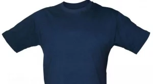 Тениска зарежда мобилния телефон