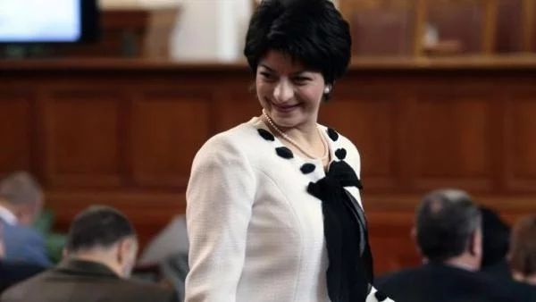 Атанасова: 268 лекарства вече са с трайно намалена цена