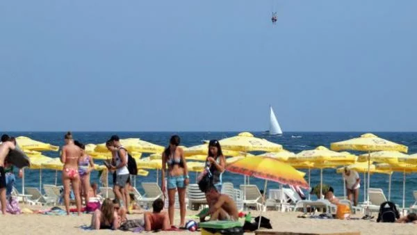 Експерти: Държавата да пусне ваучери за почивка