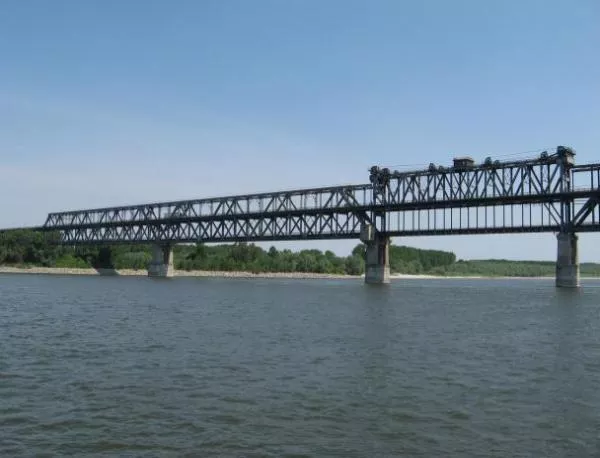 Дунав мост 2 расте с 8 метра на ден