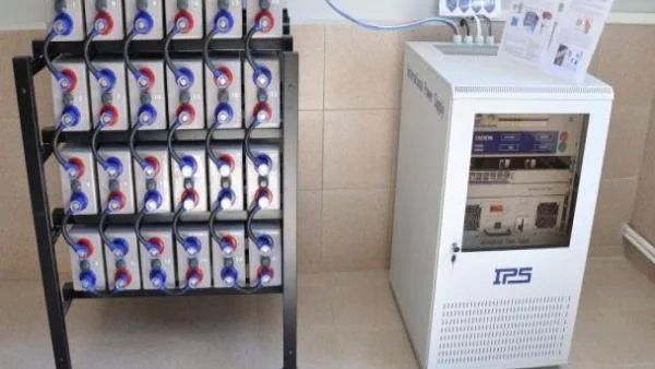 Домашна електроцентрала прави ток от слънце, вятър и дизел