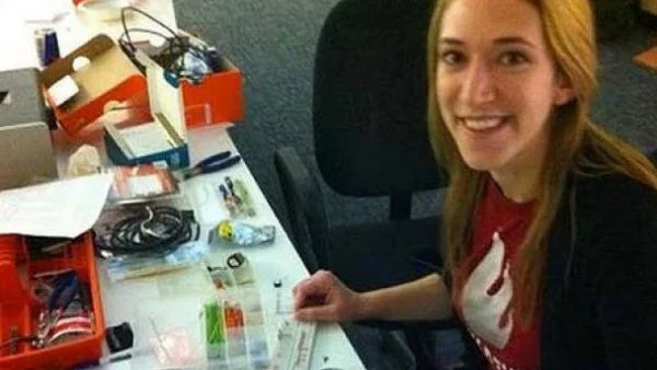 Сестрата на Марк Зукърбърг започва работа в Google