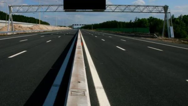 Павлова: Има проблем с табелите по пътищата