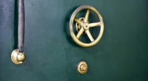 2012/08/14/0233855001380575934