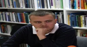 2012/08/15/0075329001380575904