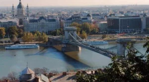 2012/08/16/0370390001380575831