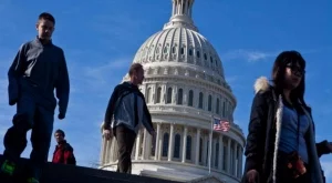 САЩ легализират имигрантите си