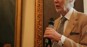 2012/08/17/0310325001380575812