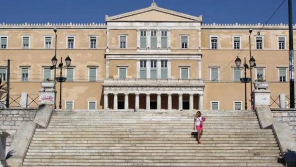 ЕЦБ: Излизане на Гърция от еврозоната би било управляемо