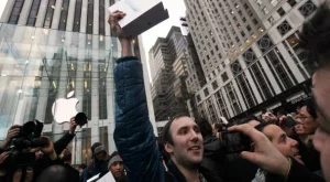 2012/08/24/0105792001380575494