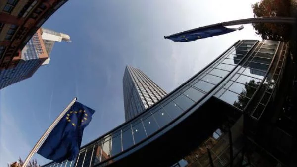 Намесата на ЕЦБ на дълговите пазари: да купуваш на инат