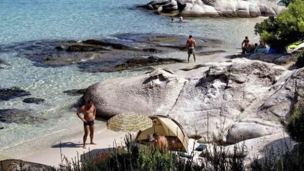 Гърция прелива от туристи