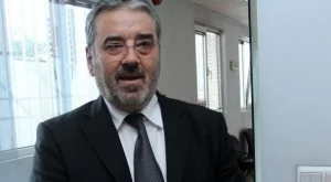 2012/08/28/0104824001380575332