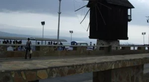 2012/08/28/0249460001380575362