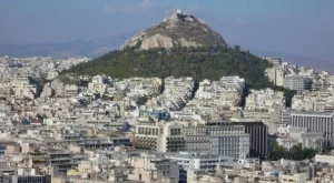 Икономически зони с български заплати спасяват Гърция